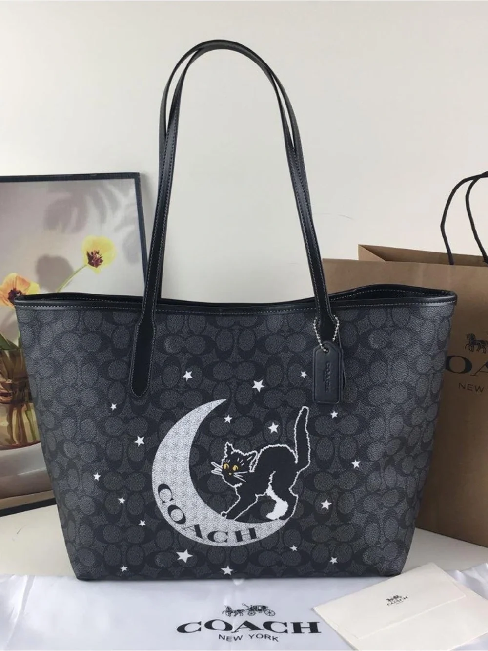 Coach Tote In Signature Canvas With Halloween Graphic Bag Purse - Picture 2 of 6
